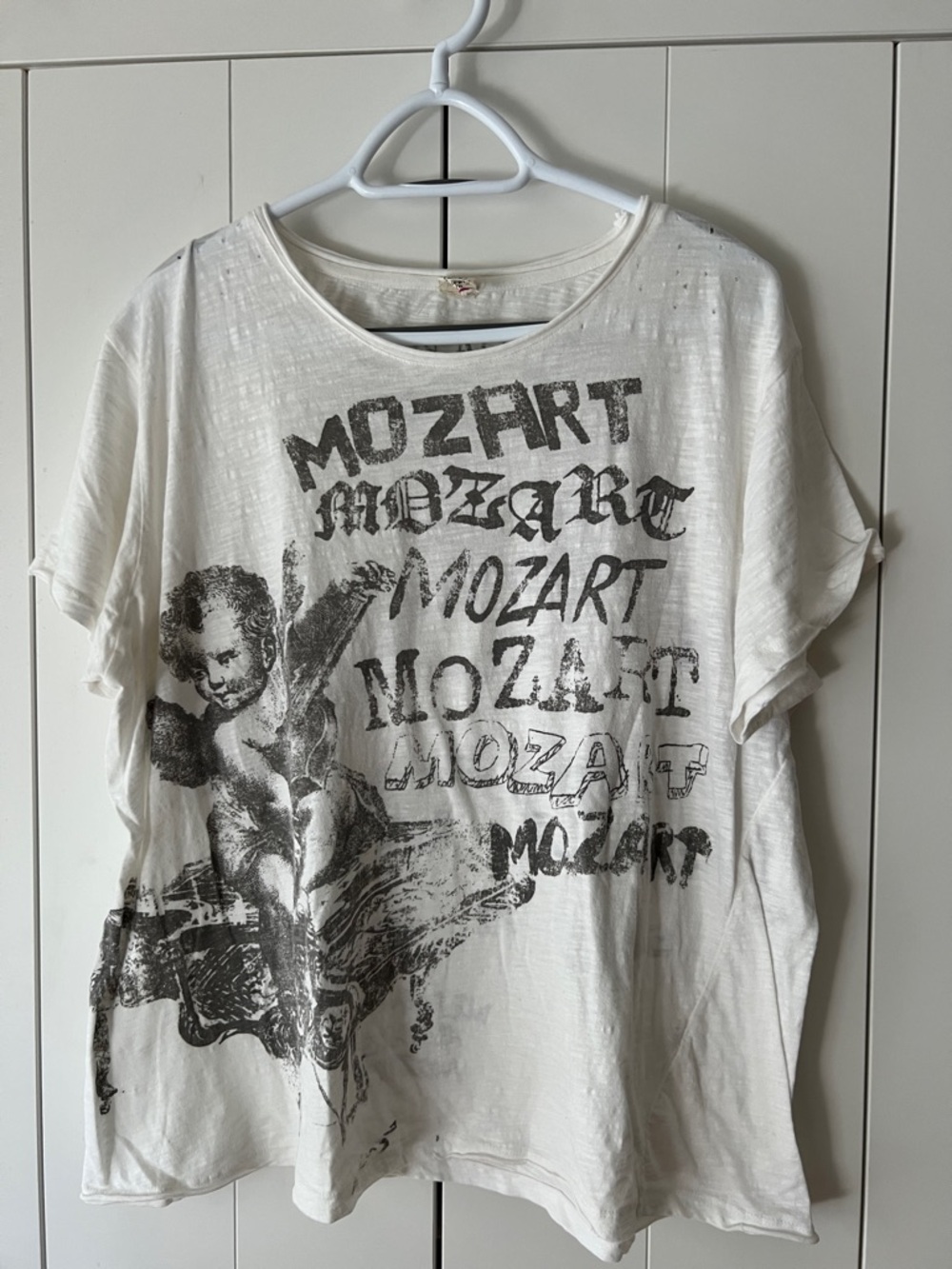 Magnolia Pearl  Mozart tshirt .